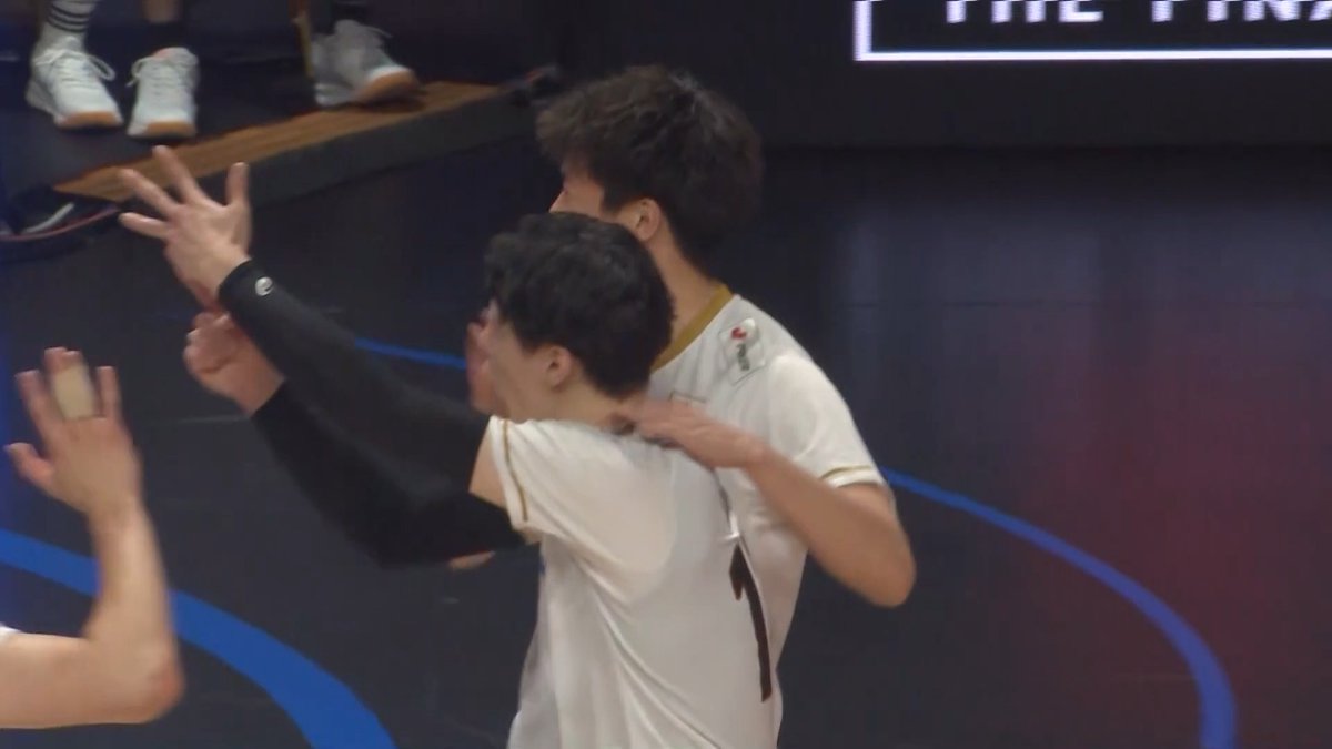 ／ #バレーボールネーションズリーグ ✨🎌 📺地上波TBS系列放送中📺 ＼ 【準々決勝】 🇯🇵日本 ㉓ ㉕ 1️⃣ 🇨🇳中国 ㉕ ㉓ 1️⃣ #髙橋藍 選手の小指ブロック🔥 大接戦の展開の中で日本が勝ち切り🇯🇵第2セット奪取💥