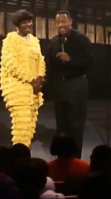 Man I was cuttin’ up on Def Jam 😂😂😂 Big Bird?! 🐥 Y’all remember this one?! #martinlawrence #defcomedyjam #comedy