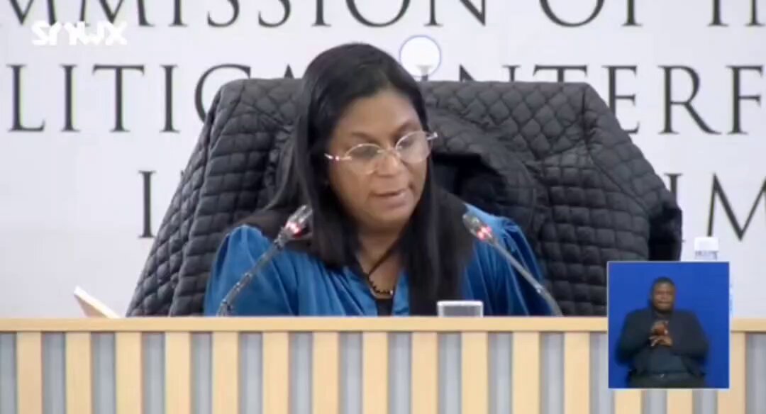 🎈‼️🔥 Adv Sello SC says: "You shall answer! There's no self-incrimination here!" The Zuma law is upon you Ms Johnson 🥳🥳 Bhodlane 🤐🤫🤓 #MadlangaCommission