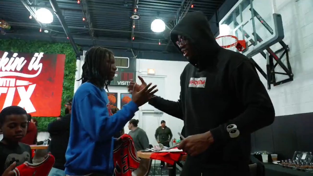 Uniting Chicago through basketball, opportunity, and community ❤️ A snapshot of our Community Engagement this season: 52 local schools engaged 101 community events 102 community partners 7,542 people impacted 28,292 tickets donated Learn more ➡️