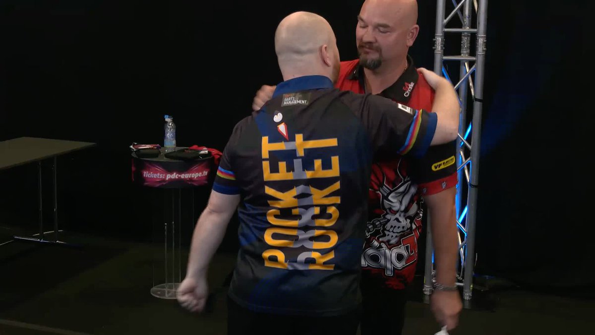 HOOD HAMMERS EVIL CHARLIE! Justin Hood is through to a ProTour semi-final for just the second time in his career, averaging over 101 to dispatch Karel Sedlacek 6-2! 📺 #PC26