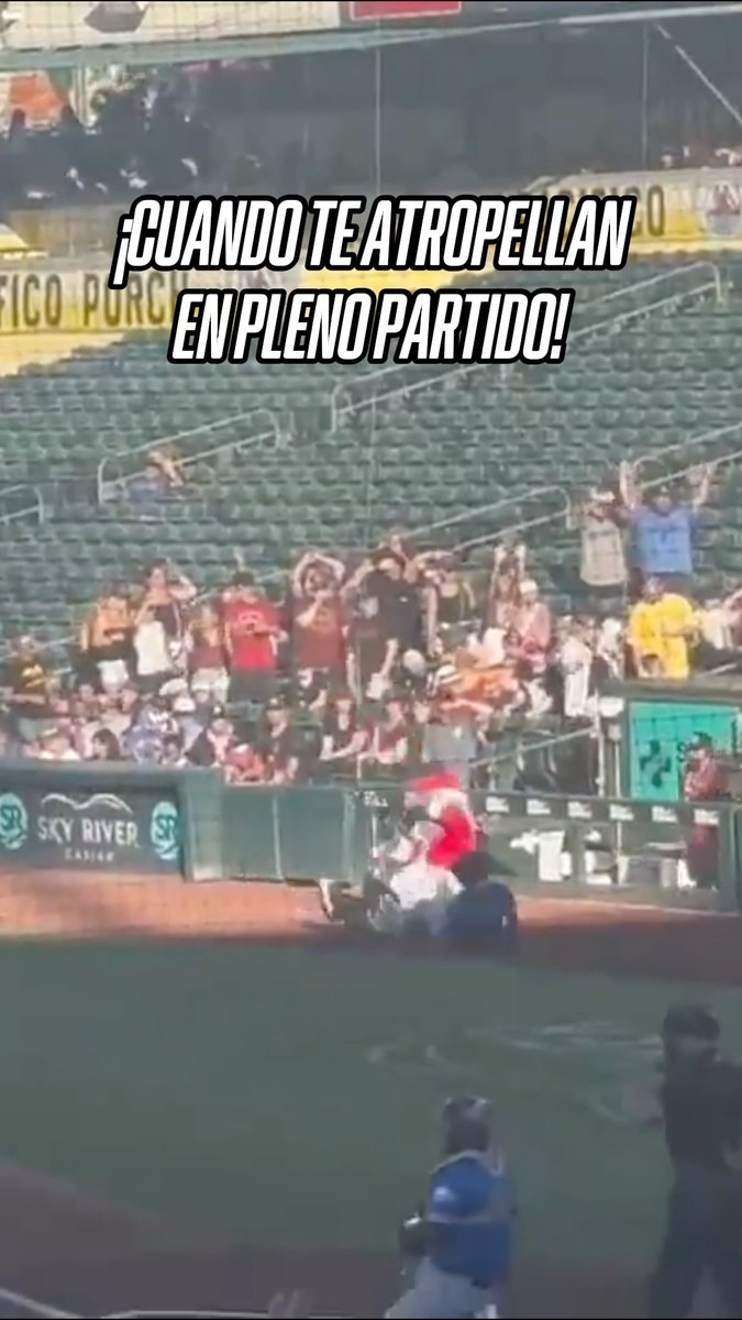 ¡CUIDADO CON ALEK THOMAS! 😱 El mexicano sufrió un aparatoso accidente en pleno partido 🎥 X/FoulTerritoryTV