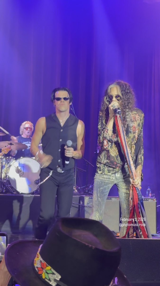 Unbelievable that Steven Tyler can still sing like that at 78 when so many great rock singers have lost their voice. Yungblud trying too hard?