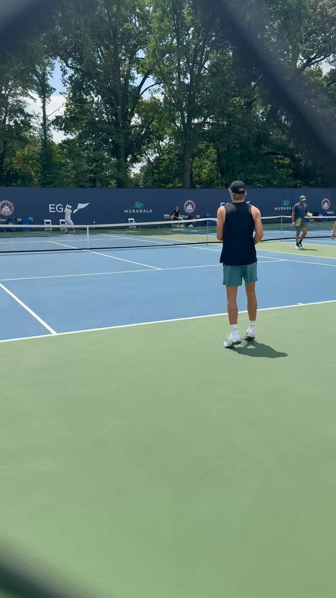 A day after getting his first ATP win, Cruz Hewitt is here hitting with his Hall-of-Fame father Lleyton. Cruz will play the No. 1 Aussie and his friend Alex de Minaur in R2 if Alex takes down Tsitsipas today.