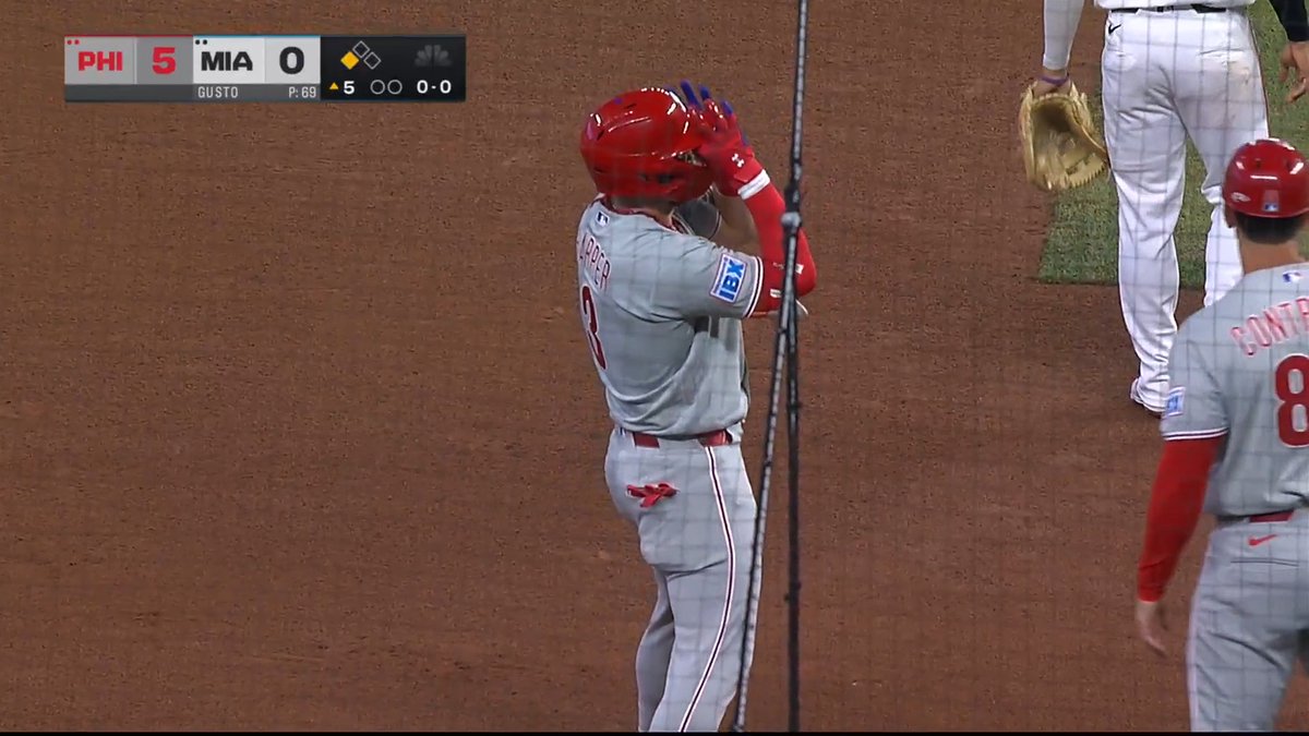 Bryce breaks out the triple goggles 👌