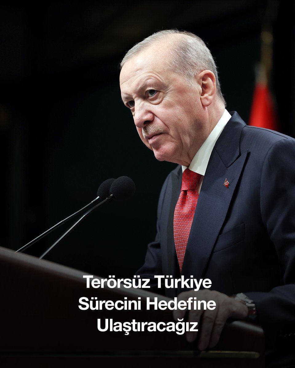 Cumhur İttifakı olarak çeşitli zorluklara rağmen tam bir dayanışma içinde yürüttüğümüz Terörsüz Türkiye sürecini, millî meseleleri şahsi çıkarlarının önüne koyan siyasi partilerimizin de desteğiyle inşallah hedefine ulaştıracağız.