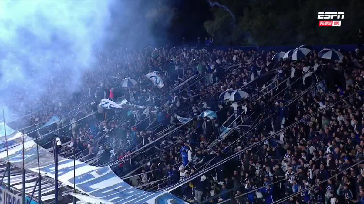 Pfff, mira cómo se mueve toda la cancha. La Selección en este Mundial ha reavivado un grito de guerra y me parece PERFECTO