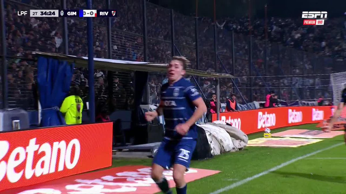 ¡EXPLOTÓ EL BOSQUE CON EL GOL DE STEIMBACH! El 25 de Gimnasia le ganó en lo alto a Otamendi y puso el 1-0 de Gimnasia frente a River. ▶️ ESPN Premium | Suscribite al Pack Fútbol | #TorneoClausura 🇦🇷