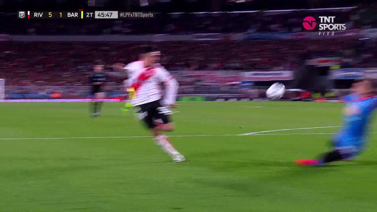 Hace no mucho tiempo River era esto, fútbol y goles a puro toque... un Monumental imbatible, el Caldeirão Infernal Tiene nombres de primer nivel en el plantel y nada Hoy ni de local ni de visitante, degradaron el escudo, hoy River no le da miedo a nadie.