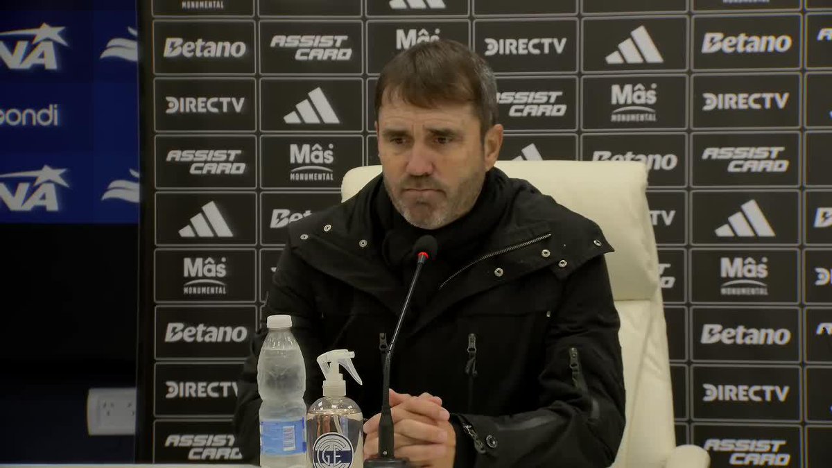 Nunca en mi vida vi una conferencia de prensa de un técnico totalmente vencido y sin ninguna idea de lo que habla. Coudet sabe que es fin de ciclo y la dirigencia de mierda no se anima a echarlo, no hay que ser ingeniero termodinámico para verlo.