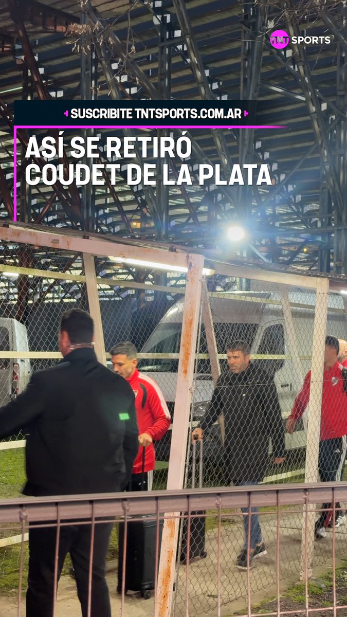 Así se retiró Eduardo Coudet de La Plata luego de la derrota ante Gimnasia. #LPFxTNTSports