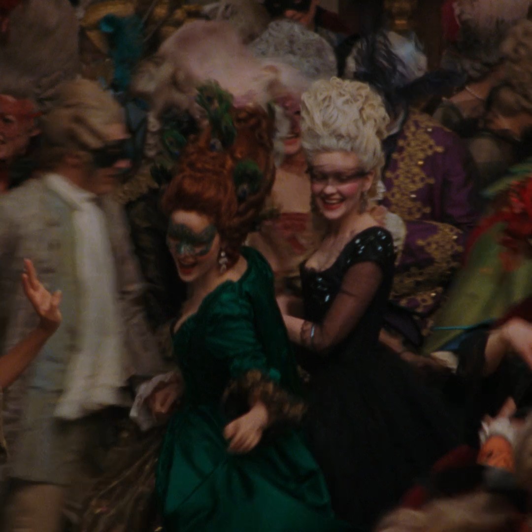 Evening viewing recommendation? On the Criterion Channel, watch watch Sofia Coppola’s MARIE ANTOINETTE (2006) in our Weddings collection! 💘💘💘