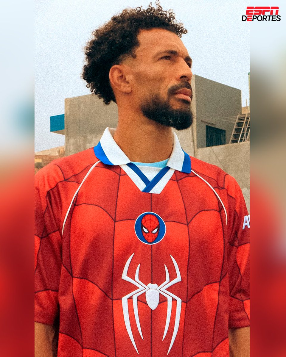 ¡Vozinha el nuevo Spider-Man! 🕸️ 🧤 El arquero de Cabo Verde se puso el traje del arácnido para promocionar la nueva película de Marvel, sin duda un amigable portero. 🔝 🕷️ Vía sonypicturesbr/IG