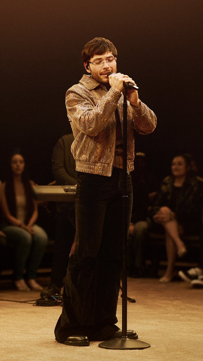 Bélico, pero no tanto, mija. Mira la presentación en vivo de Tito Double P en Music Room ahora. Bélico, pero no tanto, mija. Watch Tito Double P’s Music Room live performance now on Apple Music.