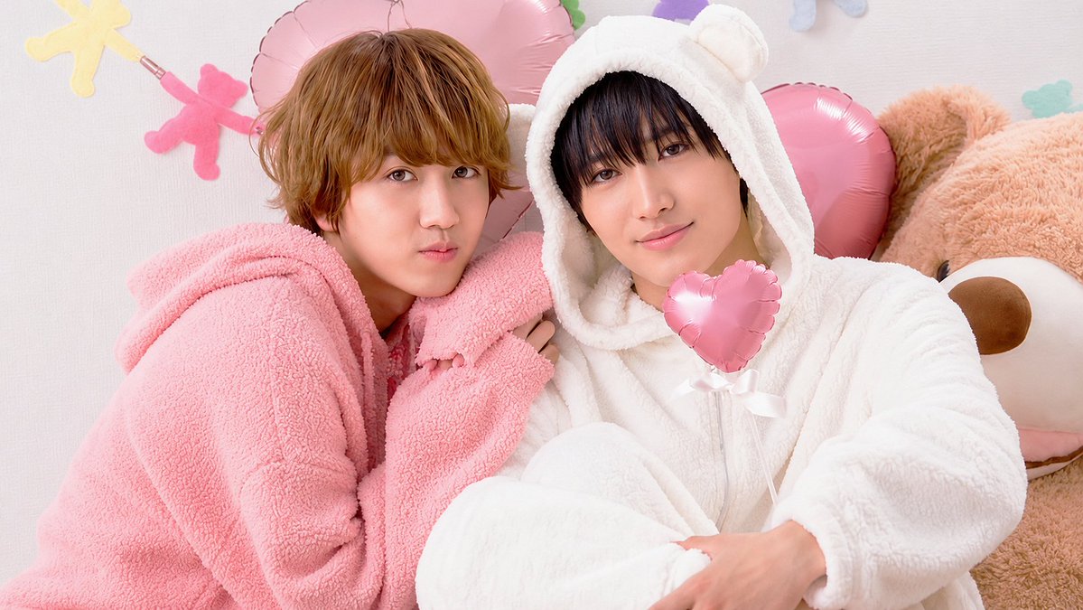 🚨 Trailer for ‘Wait a Minute, Harutora-kun’, new JBL starring Sakuragi Masaya (GNJB) & Nakagawa Tsubasa. #ちょとら Constantly teased, a guy hides his emotions behind a mask. But after sharing a room with a straightforward freshman, his heart begins to open. Out August 13.
