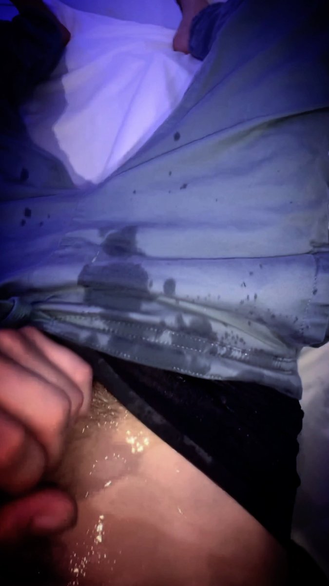My b8 bro just told me i could wet his bed #gaypiss #gaykink #gaydirty #gaypissing #gaypig #pissplay #gay #pee #malesquirt #dick #gaysex #gaywet #menpissing #boypissing #piss