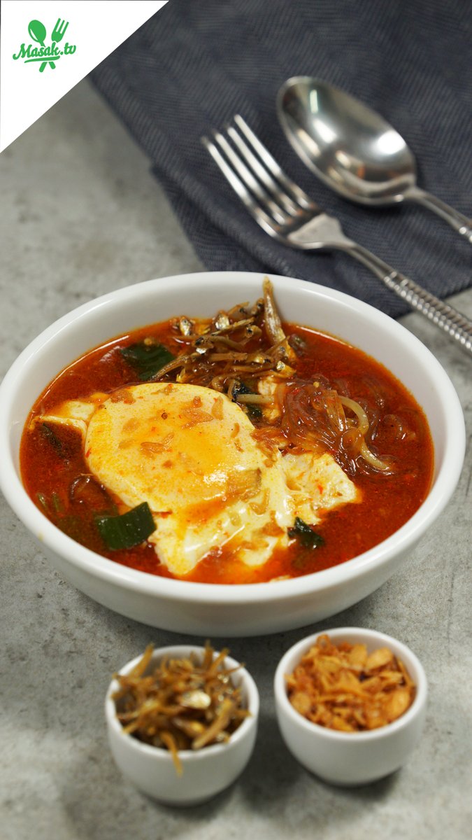 Kalau tadi versi goreng, sekarang saatnya yang berkuah!🥣😉 Mie sagu kuah ala Siak gurih &amp; hangat💛