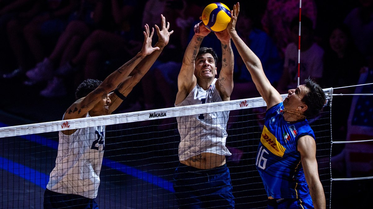 #VNL2026: 🇺🇸 USA SERVE THEIR WAY INTO THE SEMIFINALS! 🔥 The USA 🇺🇸 sweep world champions Italy 🇮🇹 with 14 aces to keep their title run alive 🤩. Jake Hanes 🇺🇸 was unstoppable with 21 points, including six aces 🤯, to lead the way. Next up: a rematch with Japan 🇯🇵 for a place in the VNL Final 🏆! 📺 Watch the replays on VBTV: 🏐 #BePartOfTheGame #Volleyball #VNLFinals