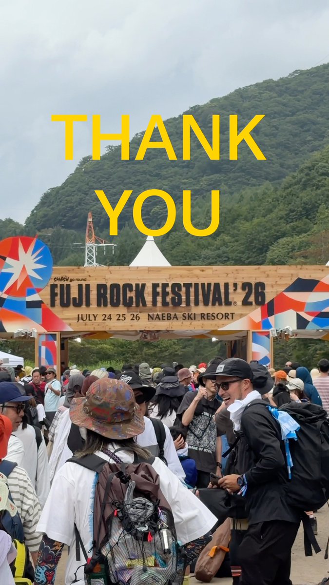 ขอบคุณทุกการเดินทาง ที่ทำให้ได้เจอประสบการณ์ใหม่ๆ สถานที่ใหม่ๆ เพื่อนใหม่ๆ บนโลกใบเล็กๆนี้ พวกเราทุกคนคือพี่น้องกัน สะสมความสุขให้เยอะๆ แล้วแบ่งปันมันออกไปไม่รู้จบ ชีวิตเราก็ต้องการเพียงแค่นี้😌 ขอบคุณอะไรก็ตามที่ทำให้พวกเราได้มาพบกัน🙏🏻🤍 ありがとう! #フジロック #fujirock
