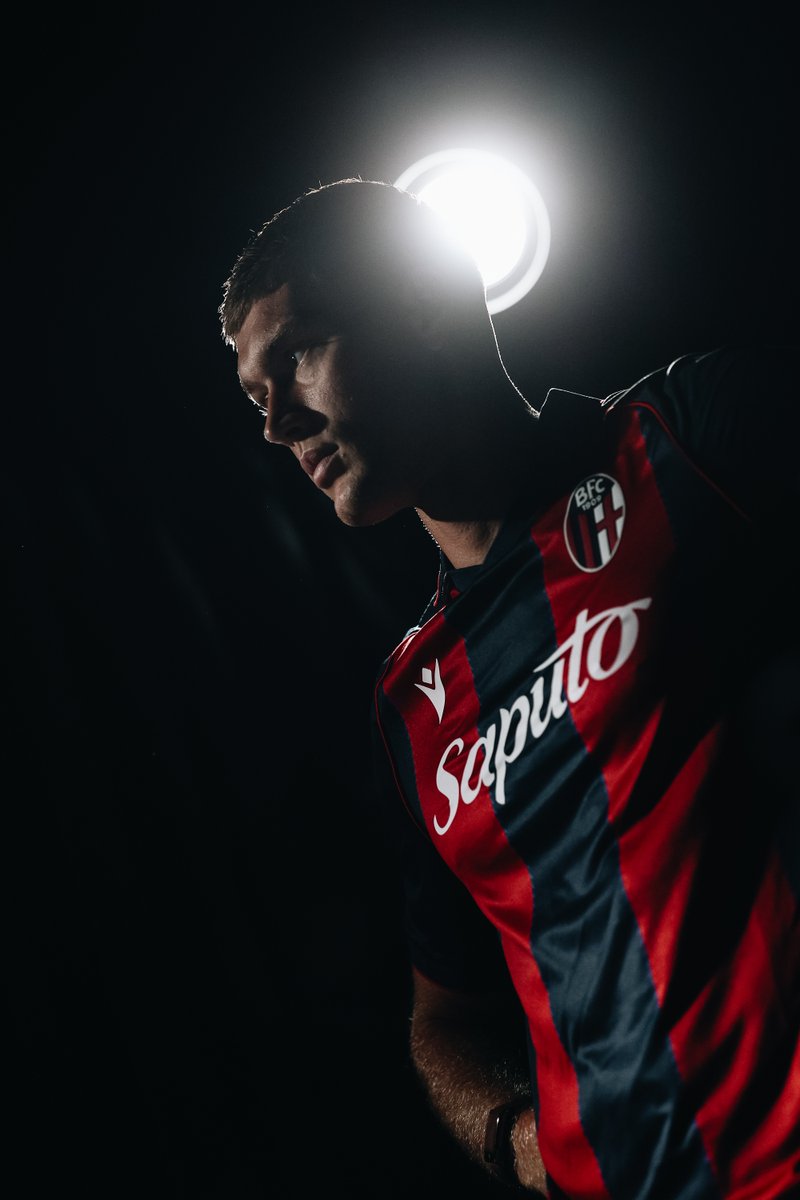 Dovbyk is here! ๐ ๐บ๐ฆ Welcome to Bologna, Artem โค๏ธ๐ #WeAreOne