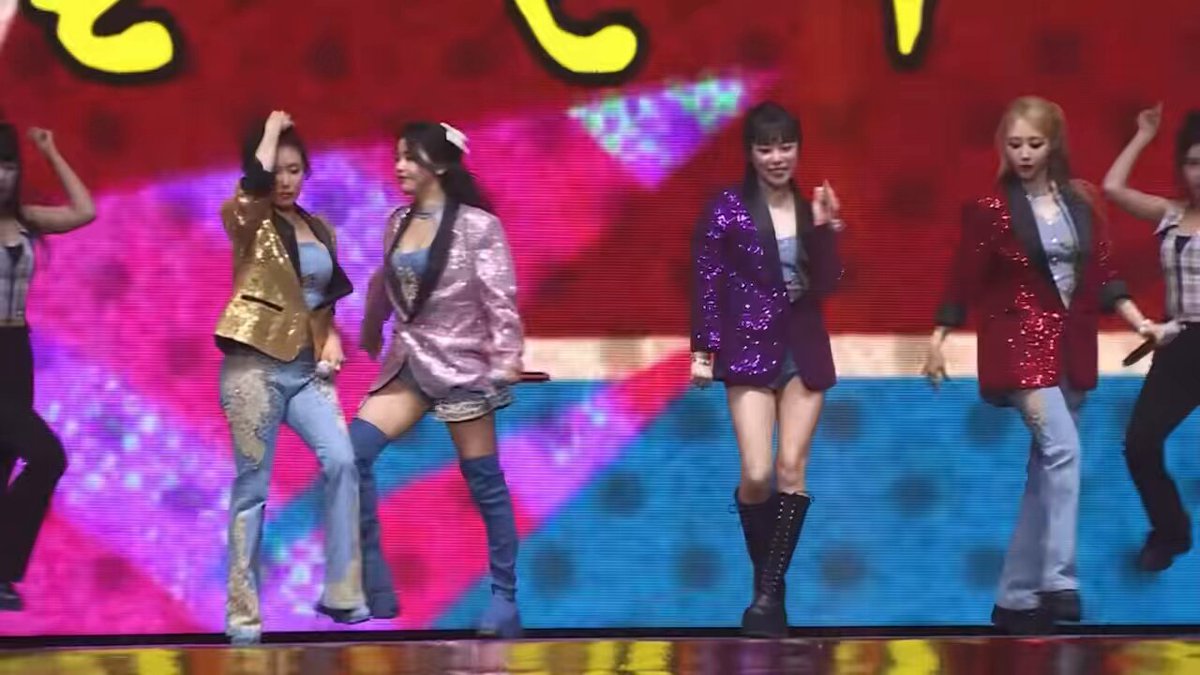ママムの「歌がうますぎる」というボケ（持ち曲のトロットアレンジ）みんな見て 마마무(MAMAMOO) '1cm의 자존심' Special Clip (4WARD Concert ver.) YouTubeより