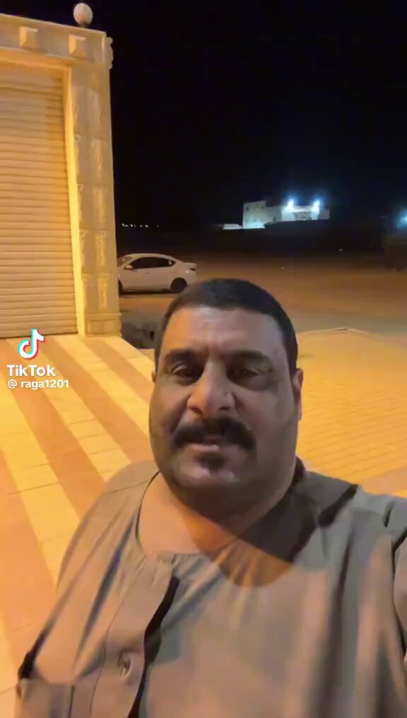 شخص ينشر مقطع عن دواء صرف له من المركز الصحي عالج له آلام الركبة..