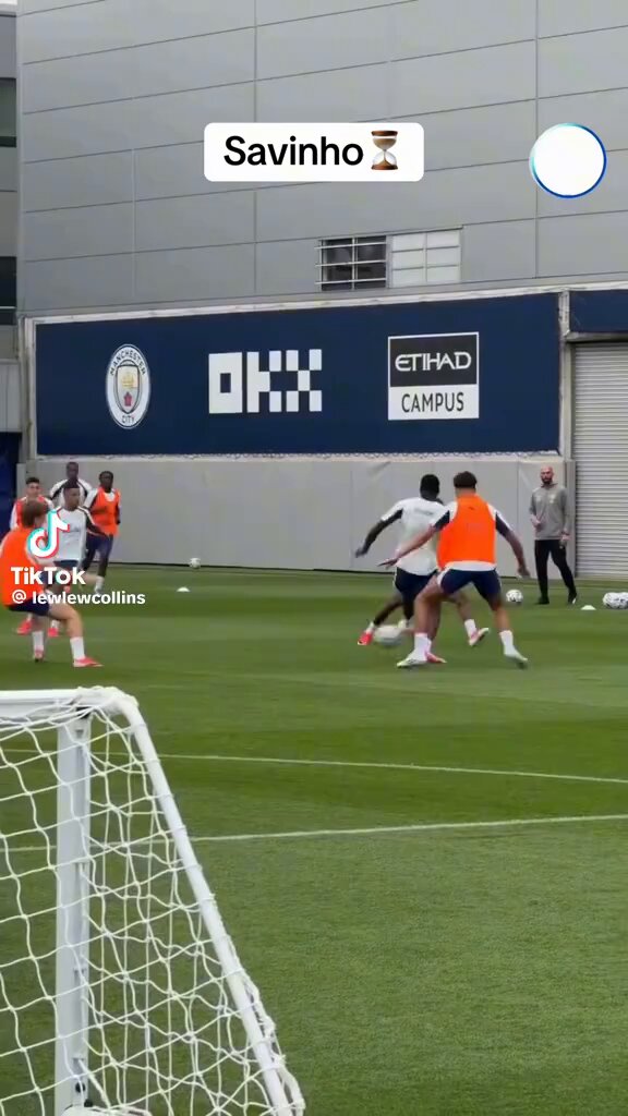 Came to think of it, I've never seen semenyo actually dribbling past a player, not pace spamming.. something as elegant as this. Manchester City will regret selling him, I repeat Manchester City will regret selling him