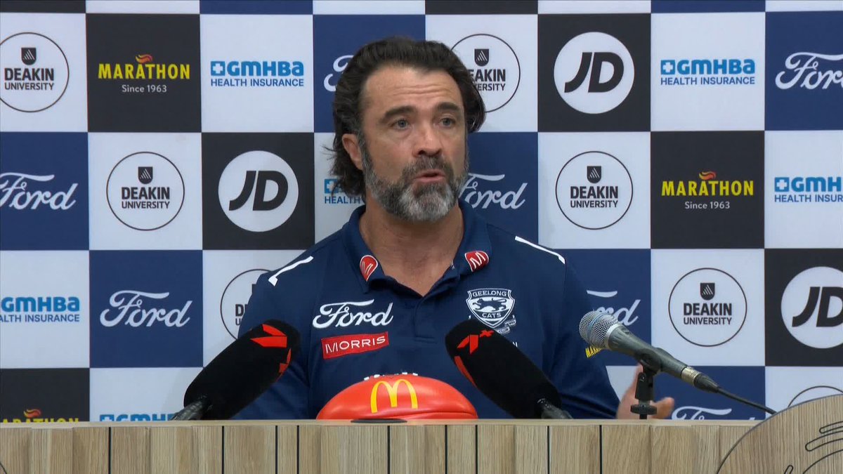 "I wouldn't focus too much on the 24 (free kicks to Collingwood) part... the seven (free kicks to Geelong) part is very strange." 🗣️ Chris Scott on the 24-7 free kick count in #AFLPiesCats