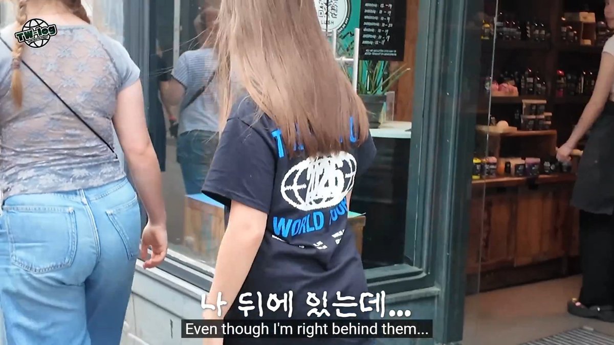 Jihyo was walking right behind this ONCE with a TWICE shirt in Amsterdam and secretly filming them from behind 😭