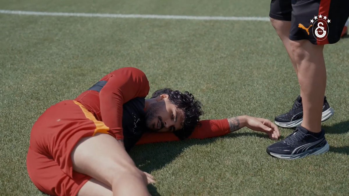 😅 Eren Elmalı, sıcak hava ve antrenmanın şiddetini yorumluyor: "Hocam, biz de insanız."