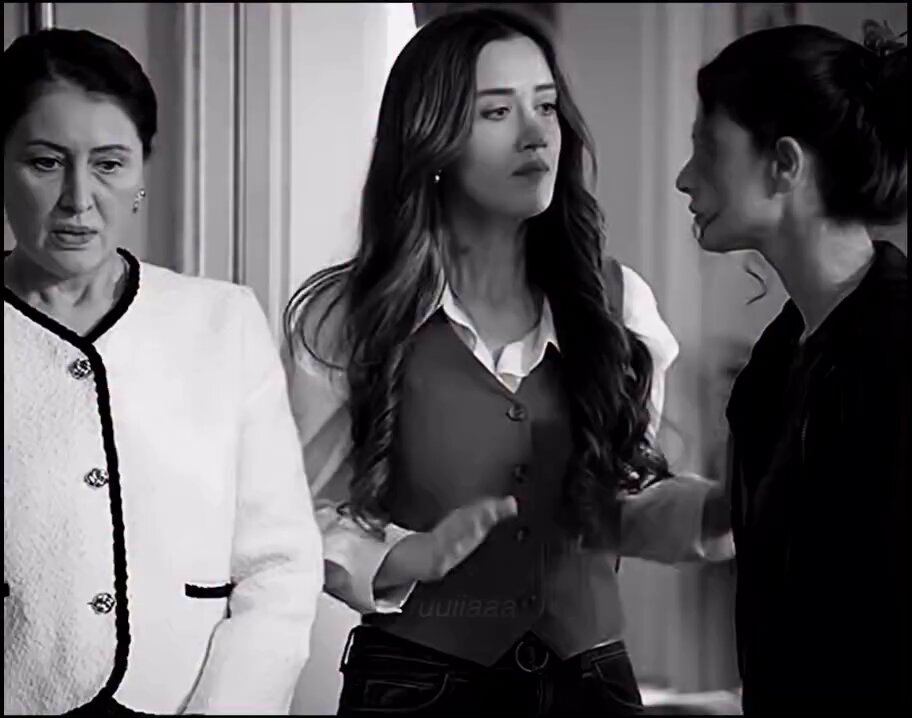 ilsu just added this video to her favorites on tiktok , got my emsu content for the day ♥️🔥🤟🏼 • #Arafta #Merteş #EmSu •