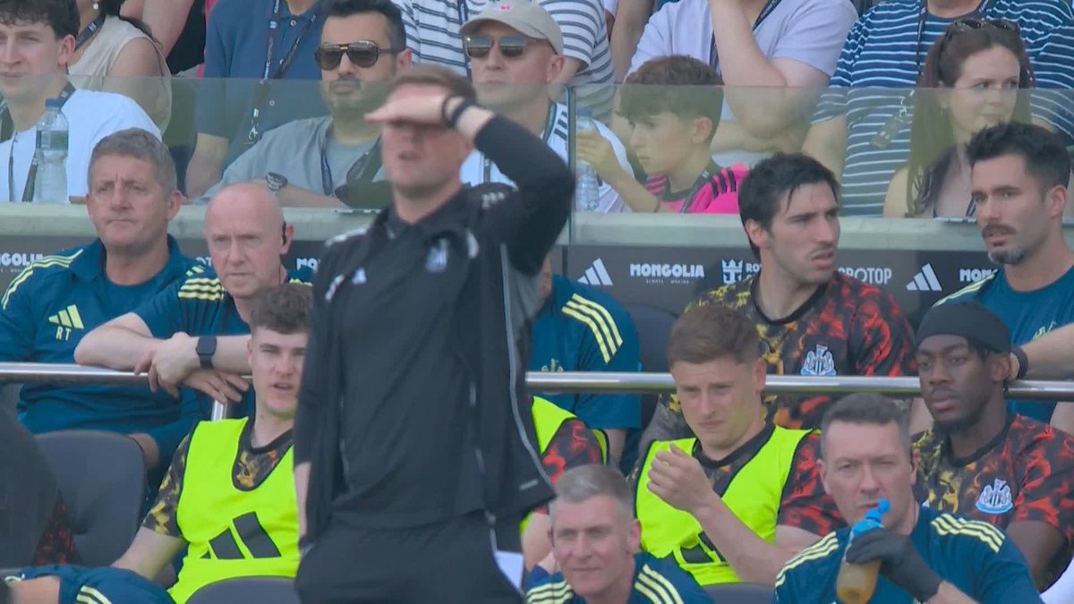 🗣️ "I want Eddie Howe as the next England manager." Jamie Carragher on what the future holds for Eddie Howe following his exit from Newcastle United.