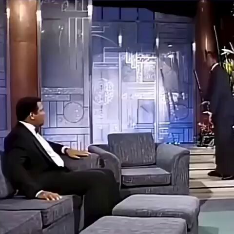 Throwback to the time when Muhammad Ali and Mike Tyson paid respect to each other. The greatests of all time in the most unpretentious way, just as expected. That's just legendary.