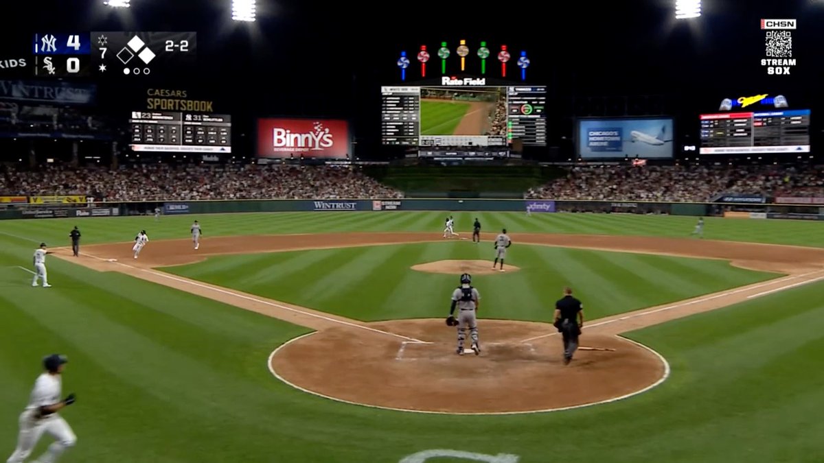 Relive the wild ending of White Sox-Yankees last night 🍿 What will game four have in store today? 👀 📺 :