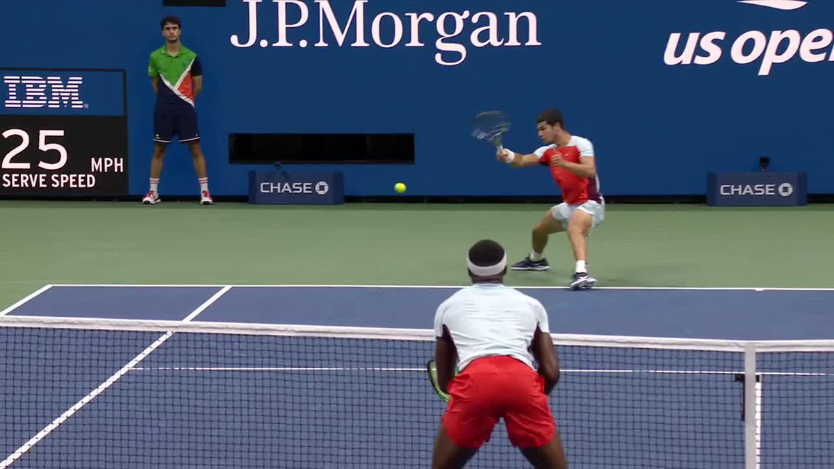 Mi versión favorita de Alcaraz siempre será en este Us Open lo siento… Cuando era un niño, cuando aún no era el gran favorito. Lejos del nivel actual pero me acuerdo que con este punto me puse a berrear como un loco a las 3 am. Take me back.