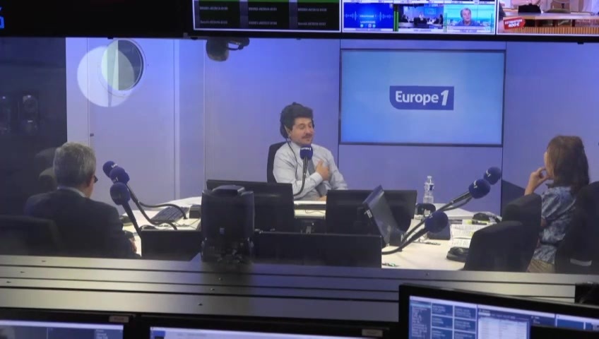 « Je suis sur #Europe1 ! » 🤣 📞 Gilbert Collard impose le silence… et en profite pour faire peur à Eliot Deval dans #EliotDevalEtVous !