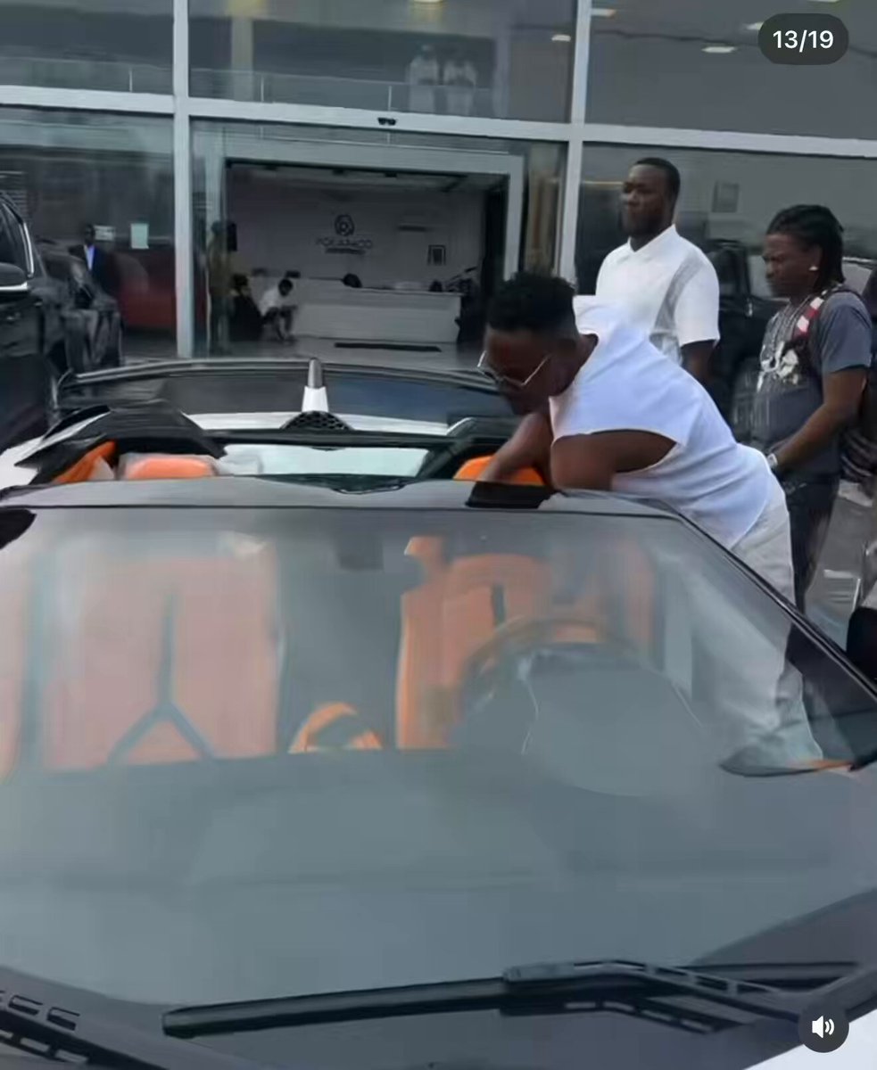 Just in 🚨:Jeffrey benson just acquired a brand new Lamborghini Aventador svj roadster worth 2.5billion Naira😳🫣