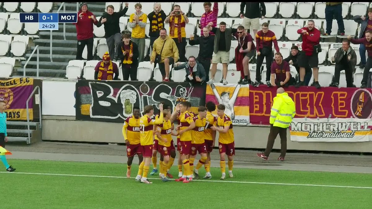 Lukas Fadinger making no mistake from the spot to put Motherwell FC 3-0 up on aggregate! 🟠 Willy Vogt did brilliantly to win the penalty before the Austrian converted 👏