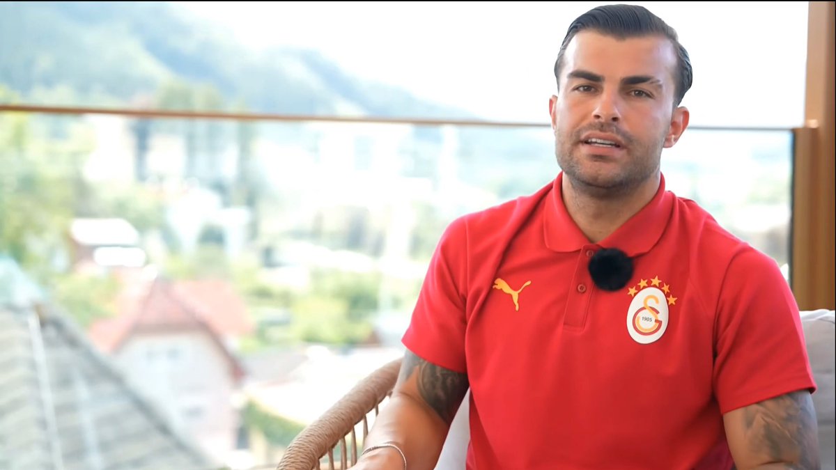 Abdülkerim Bardakcı: "Galatasaray forması ve arması için gerekirse canımızı da ortaya koyarız. Tekrar Allah'ın izniyle bu sene şampiyon olacağız inşallah." (GS Youtube Katıl)