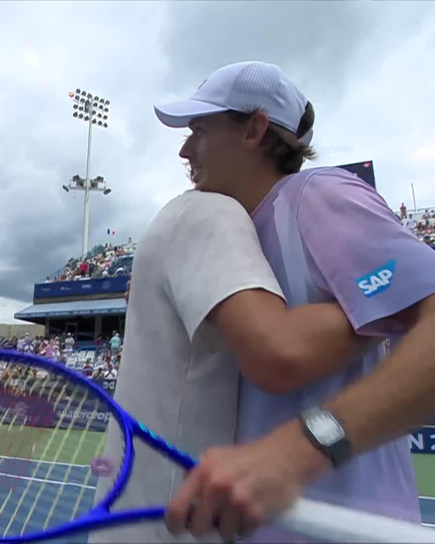 "Good luck for the next 10 years of your life" 🥹 Lovely words at the net as Demon gets past Hewitt 6-2 6-3 for a 7th QF this year! Alex de Minaur #MubadalaDCOpen