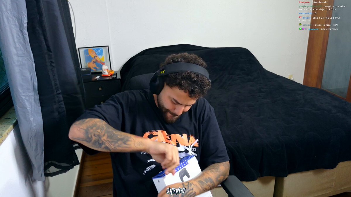 Jhowrj1 fazendo UNBOXING do controle de PS5 que ele comprou! kkk