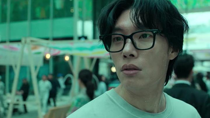 Saat dia terjaga, seluruh identitinya telah dicuri. Satu-satunya cara untuk mendapatkannya kembali adalah bekerjasama dengan lintah darat yang kejam. Dibintangi Ryu Jun-yeol dan Sul Kyung-gu, #Mousetrap bakal tiba di Netflix, 28 Ogos.