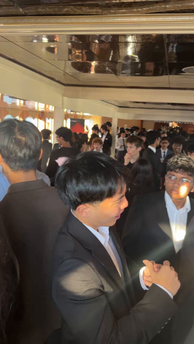 Ladies, your future husband isn’t on dating apps. He’s at the YC startup school yacht party with 150 hot ppl