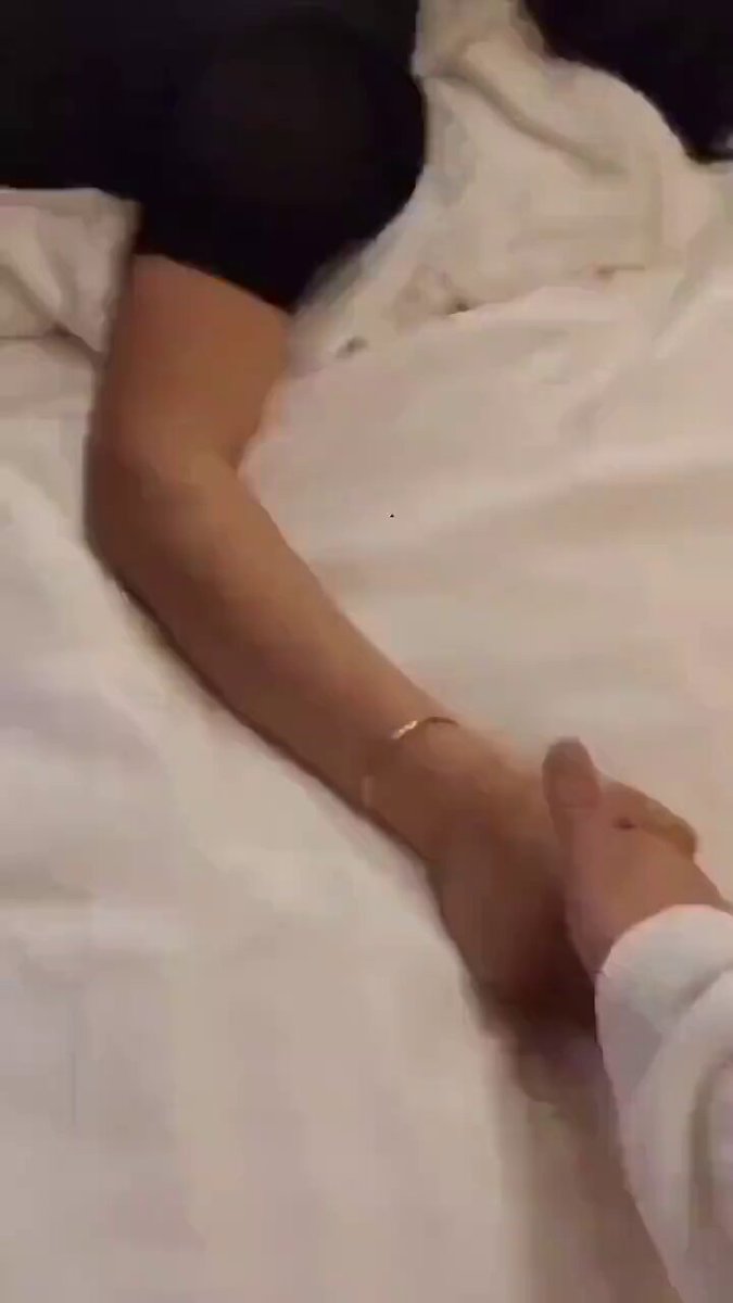 مثلا اذا زوجتك تعرفة على صديف وعرفتك وبعد فترة قالت لك انها تشتهي ان تمارس الجنس معه هل بتسمح لها وتساندها او لا وليش