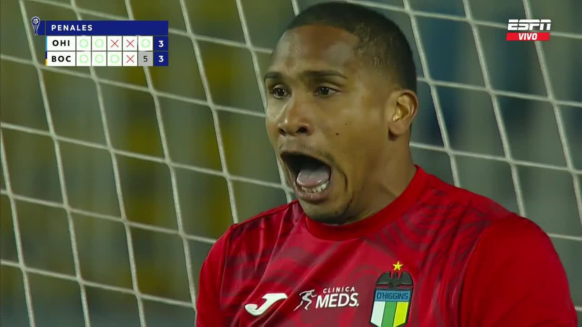 ¡NO LOGRÓ INTIMIDAR A LAUTARO! Omar Carabalí sacó un grito descomunal antes de la ejecución de Blanco para distraerlo pero el lateral de Boca convirtió y le dio la clasificación al Xeneize vs. O'Higgins en la CONMEBOL #Sudamericana. 📺 #DisneyPlus Plan Premium