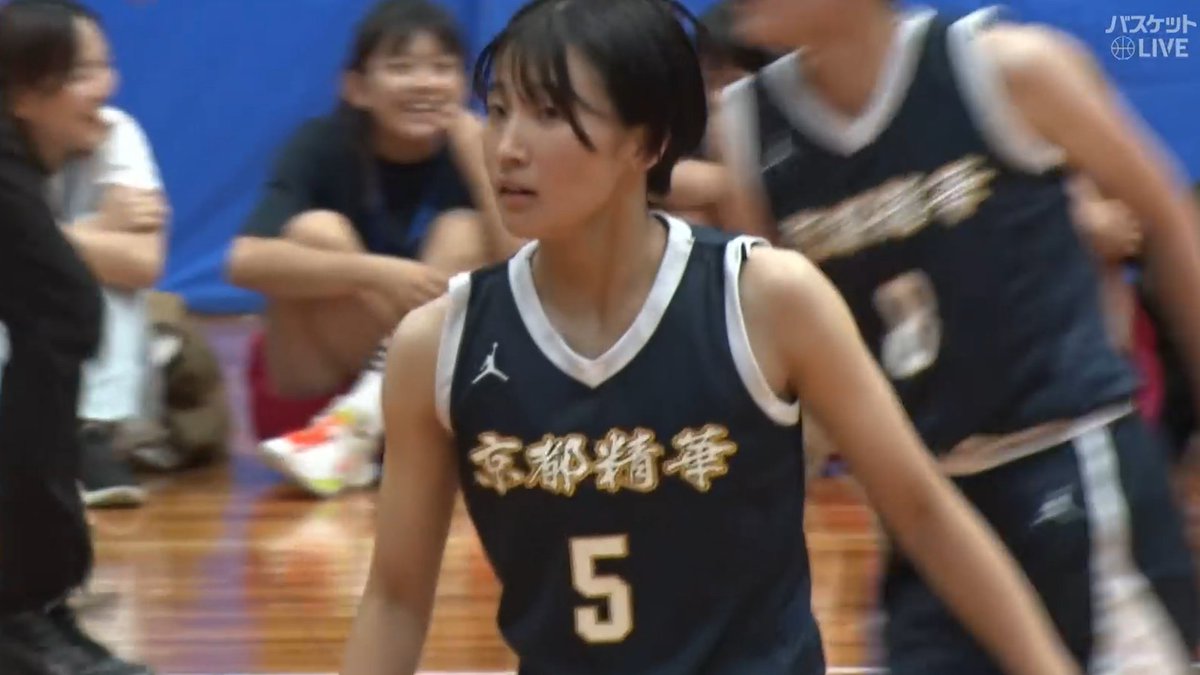 京都精華学園ベンチも大盛り上がり🙌 #高山留里那(#5)この場面で決め切った💯💯 🏀近畿総体 #インターハイ 2026🏆 【女子準々決勝】 #聖和学園🆚#京都精華学園 ▶️視聴はコチラ #バスケットLIVE ライブ配信中📡 ※男子決勝は録画配信 提供 インハイ.tv #高校バスケ 高校バスケby日本バスケットボール協会(JBA)