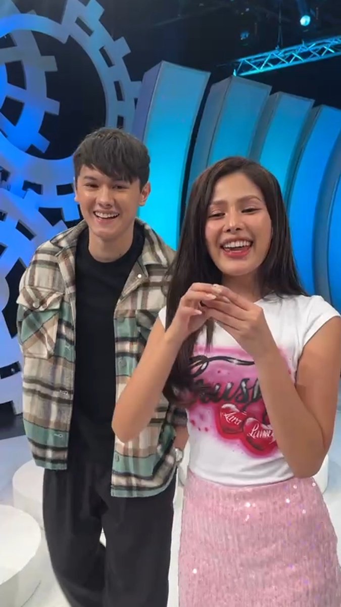 Nag-enjoy at nakisabak sa kwentuhan sina #AZMartinez at #JoshFord sa kanilang unang โHeto Na Ngaโ experience! ๐โจ Mukhang ready na silang bumalik sa susunod na chika! ๐คญ Watch #TiktoClock every 11:00 a.m. from Monday to Friday on GMA!