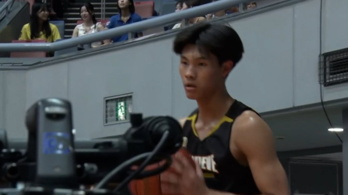 死角から飛んできた🪽 岡山商大附 #河野翔英(#7)のド迫力ブロック🙌 🏀近畿総体 #インターハイ 2026🏆 【男子準々決勝】 #中部大第一 🆚 #岡山商大附 ▶️視聴はコチラ #バスケットLIVE ライブ/見逃し配信中📡 ※男子決勝は録画配信 提供 インハイ.tv #高校バスケ 高校バスケby日本バスケットボール協会(JBA)