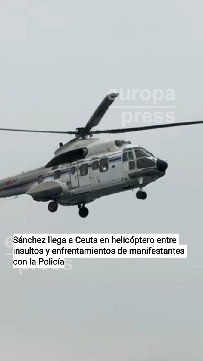 Sánchez llega al helipuerto de Ceuta entre insultos y enfrentamientos de manifestantes con la Policía