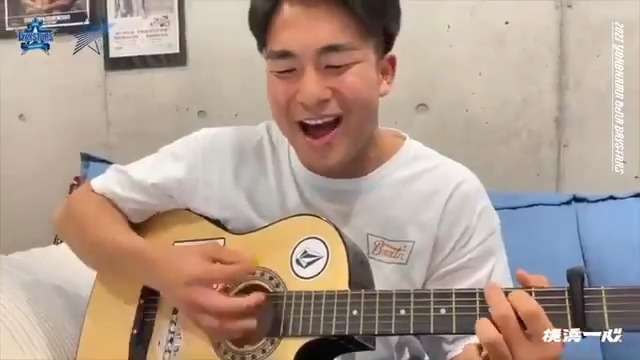 仕事終わって試合観ようと思ったら、もう終わってたから勝又の弾き語りでも聞いて金曜過ごすわ 勝又がセンターやれるとオプション増えて良いね👍